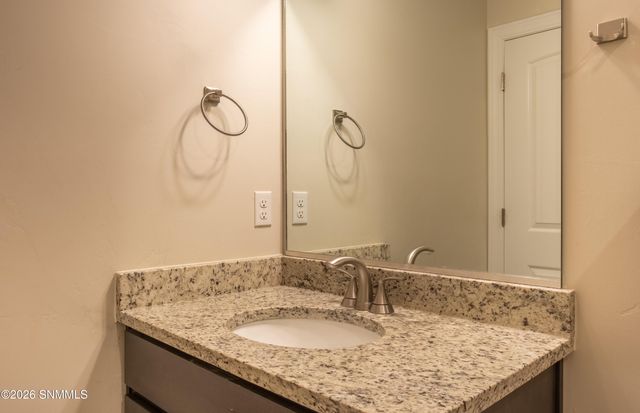 2955 Aragon Avenue, Las Cruces, NM 88007