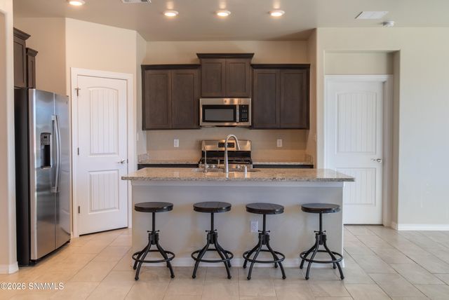 2955 Aragon Avenue, Las Cruces, NM 88007