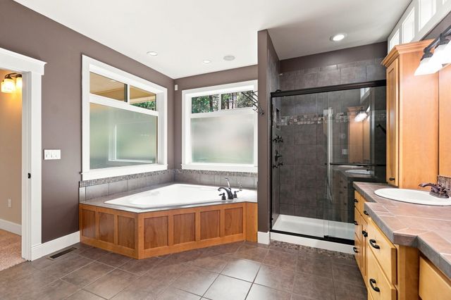 6726 S Shelby Ridge St, Spokane, WA 99224