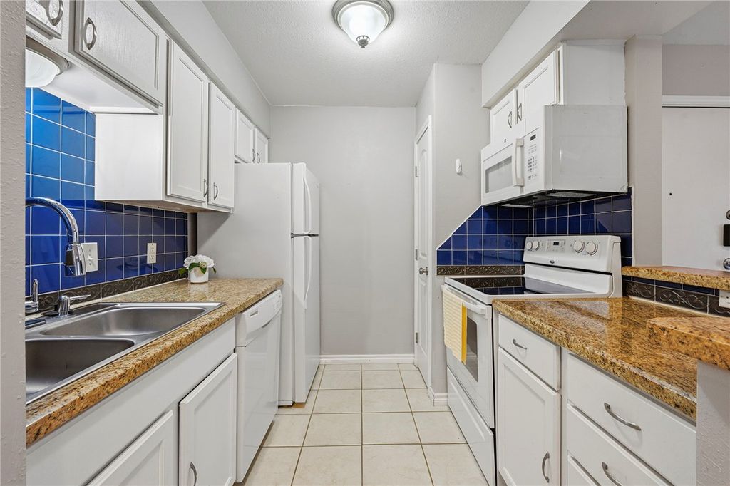 904 University Oaks 123, College Station, TX 77840 — photo 3
