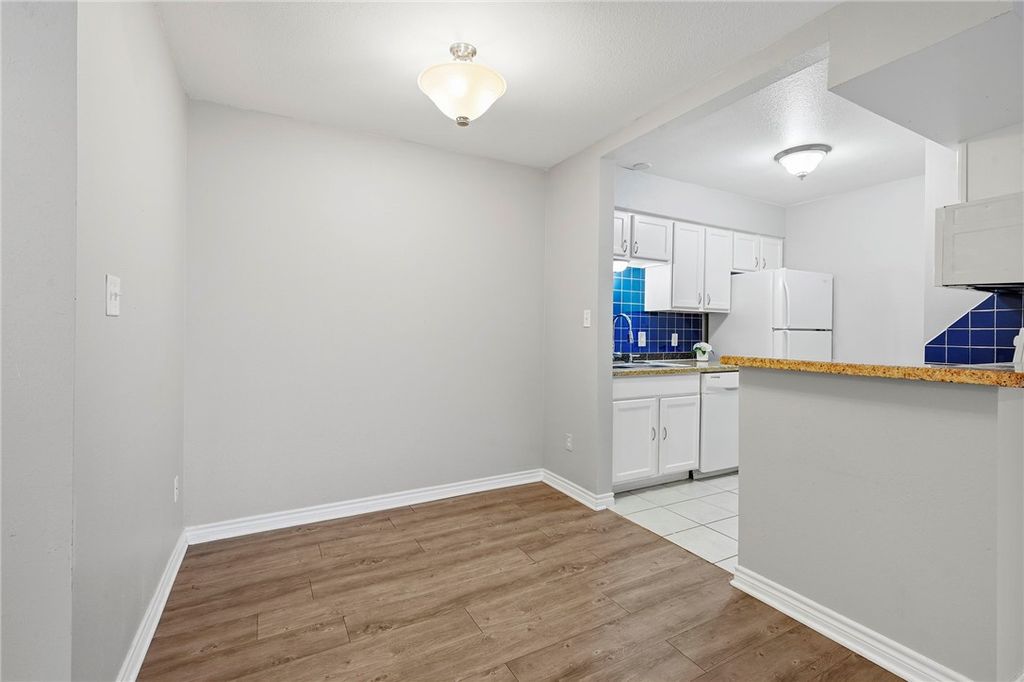 904 University Oaks 123, College Station, TX 77840 — photo 4