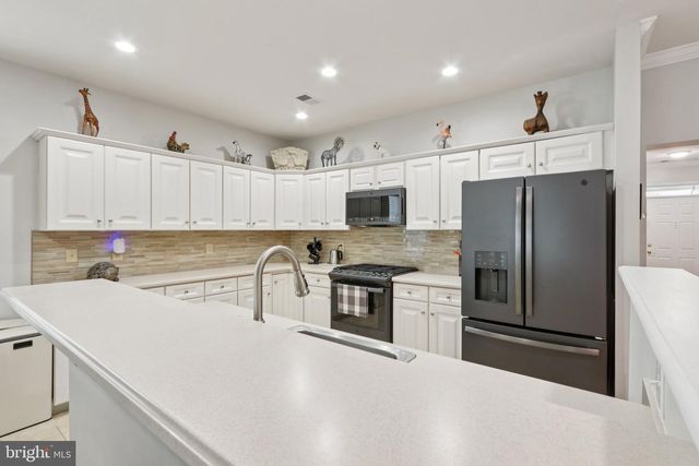 26 SHELLY ST, Sicklerville, NJ 08081