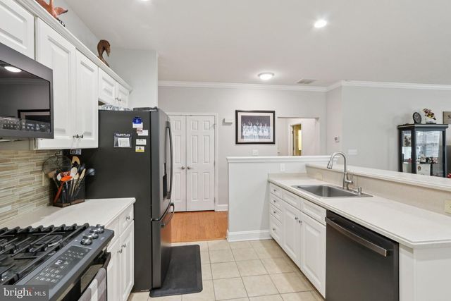 26 SHELLY ST, Sicklerville, NJ 08081