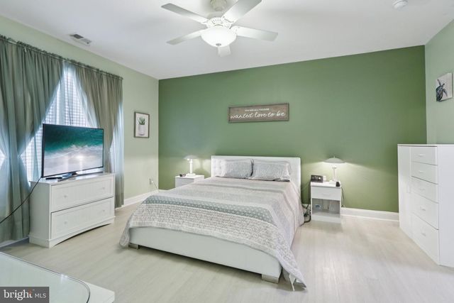 26 SHELLY ST, Sicklerville, NJ 08081