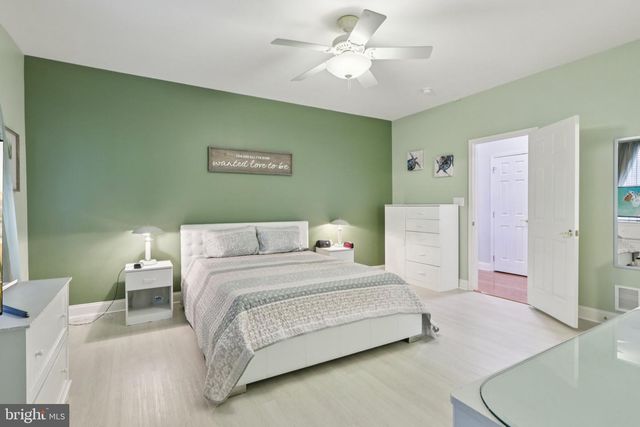 26 SHELLY ST, Sicklerville, NJ 08081