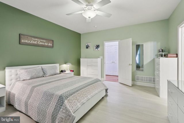 26 SHELLY ST, Sicklerville, NJ 08081