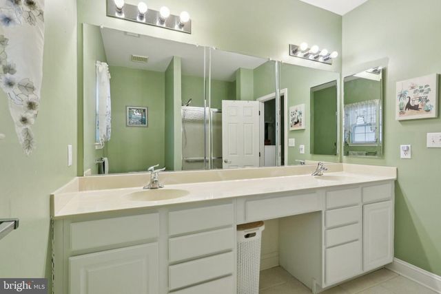 26 SHELLY ST, Sicklerville, NJ 08081