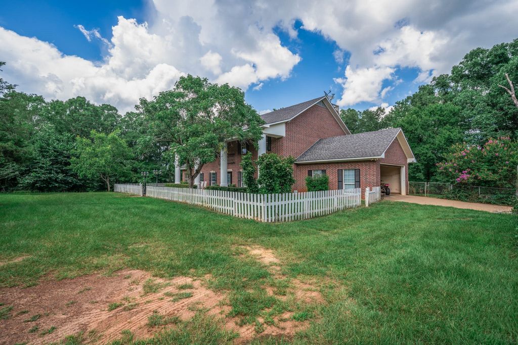 13952 CR 371, Winona, TX 75792