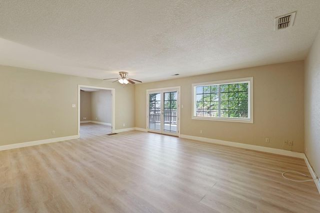 5580 Foothill Rd, Rocklin, CA 95677