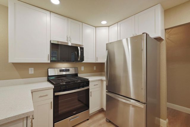 5580 Foothill Rd, Rocklin, CA 95677