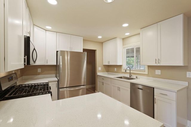 5580 Foothill Rd, Rocklin, CA 95677