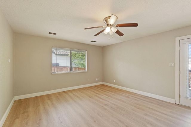 5580 Foothill Rd, Rocklin, CA 95677