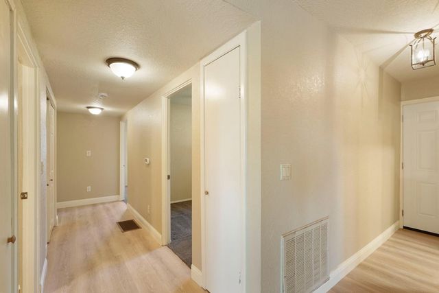 5580 Foothill Rd, Rocklin, CA 95677