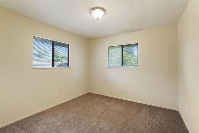 5580 Foothill Rd, Rocklin, CA 95677