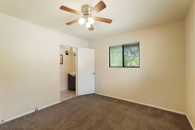 5580 Foothill Rd, Rocklin, CA 95677