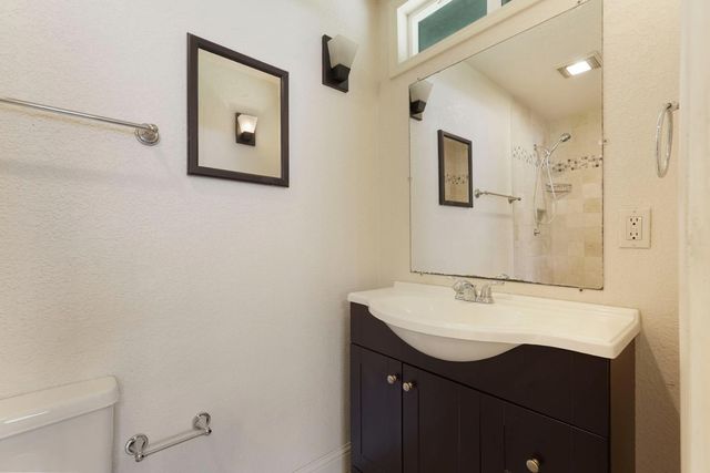 5580 Foothill Rd, Rocklin, CA 95677