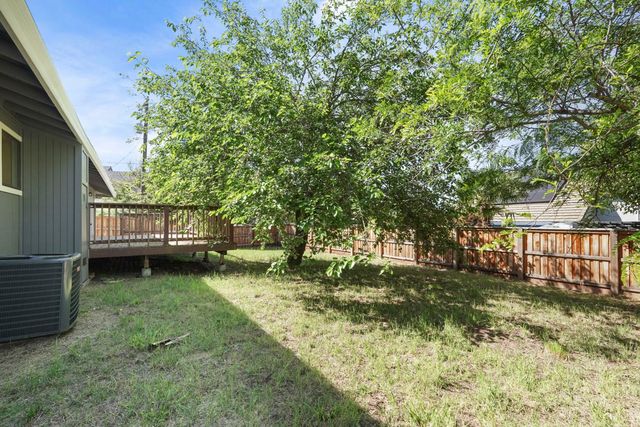 5580 Foothill Rd, Rocklin, CA 95677