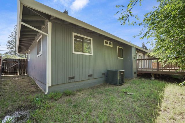 5580 Foothill Rd, Rocklin, CA 95677