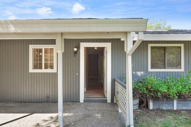 5580 Foothill Rd, Rocklin, CA 95677