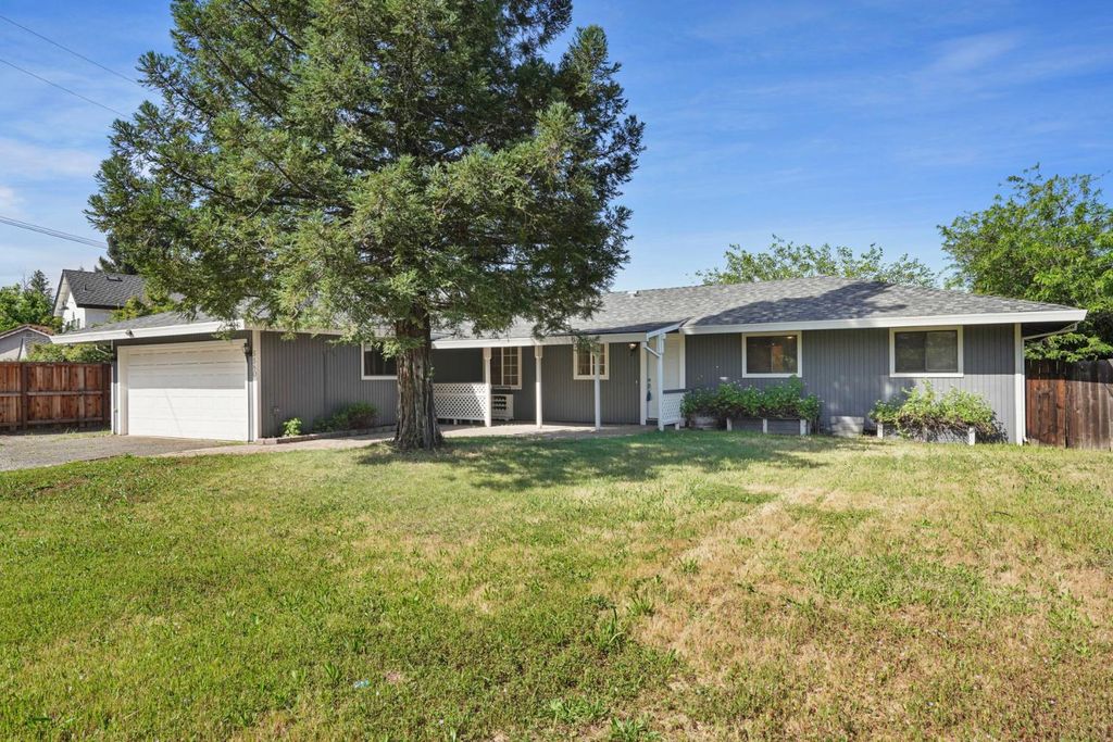 5580 Foothill Rd, Rocklin, CA 95677