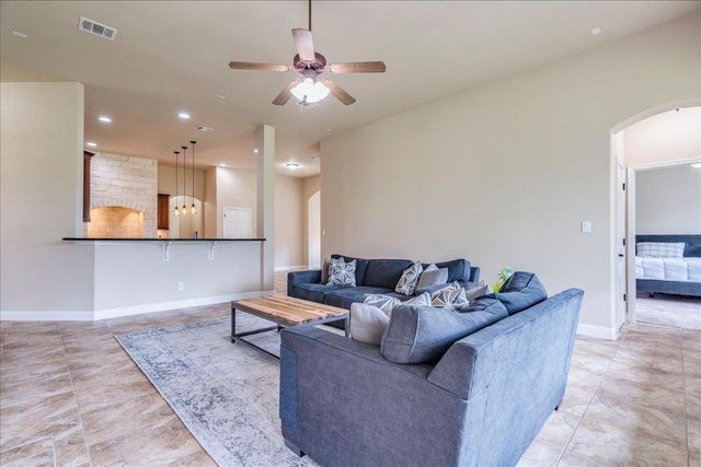 406 Ledge Stone DR, Austin, TX 78737