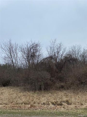 160 Great Pines Drive, Oxford, MI 48371