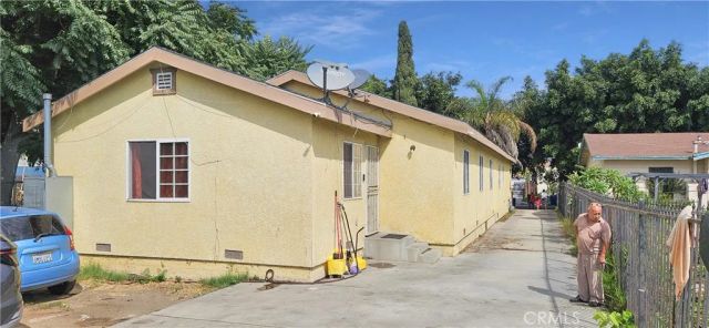 622 W 91st, Los Angeles, CA 90044