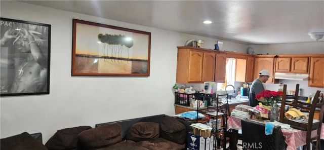 622 W 91st, Los Angeles, CA 90044