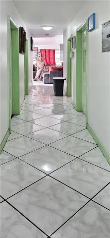 622 W 91st, Los Angeles, CA 90044