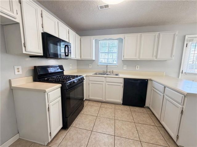 1390 Chapel Hill Lane SW, Marietta, GA 30008