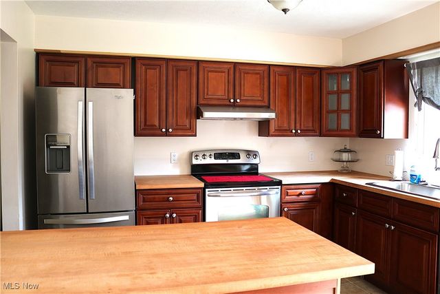 35462 Dewey Drive, Eastlake, OH 44095