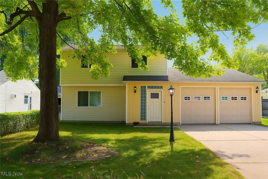 35462 Dewey Drive, Eastlake, OH 44095