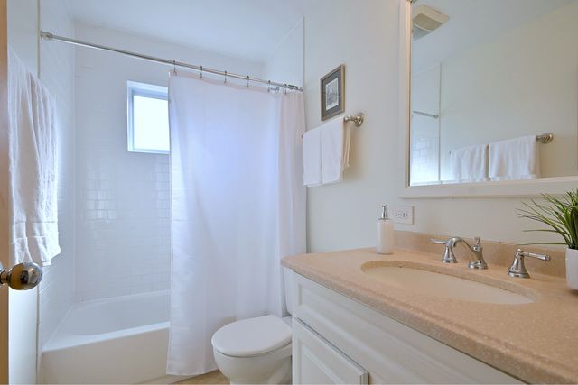 286 S Boyd Avenue, Elmhurst, IL 60126