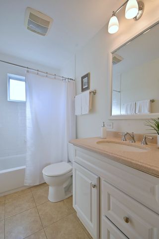 286 S Boyd Avenue, Elmhurst, IL 60126