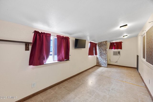 2701 E UTOPIA Road 6, Phoenix, AZ 85050