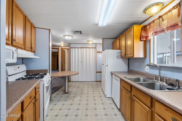 2701 E UTOPIA Road 6, Phoenix, AZ 85050