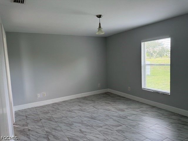 2101 SW 25th ST, Cape Coral, FL 33914