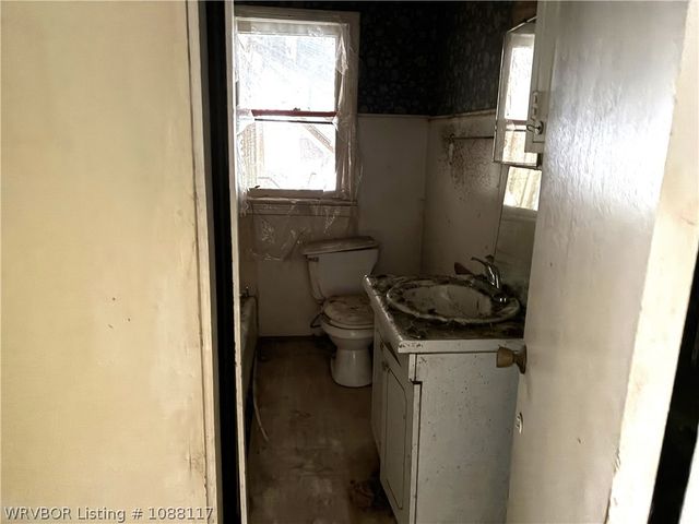 904 Alma Avenue, Mulberry, AR 72947