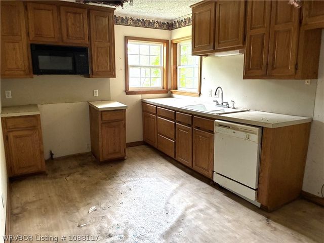 904 Alma Avenue, Mulberry, AR 72947