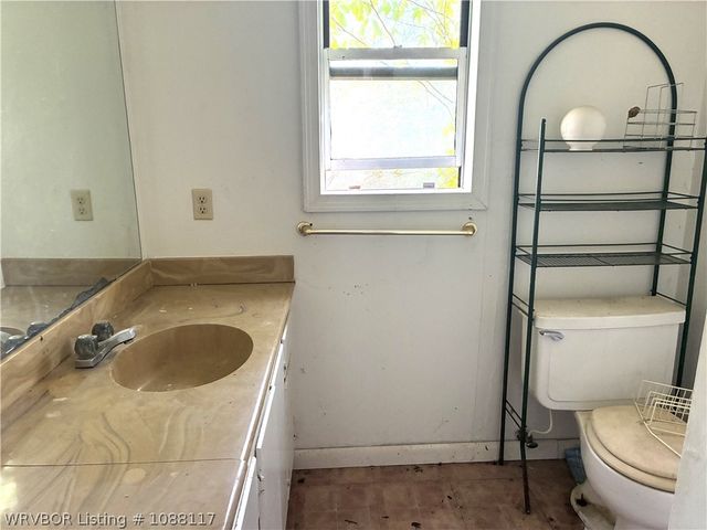 904 Alma Avenue, Mulberry, AR 72947