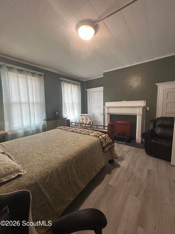 909 Gilmore Street, Waycross, GA 31501