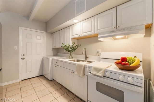 2104 White Street, North Las Vegas, NV 89030