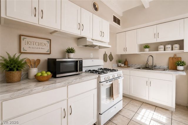 2104 White Street, North Las Vegas, NV 89030