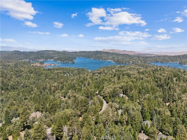468 S Cumberland, Lake Arrowhead, CA 92352