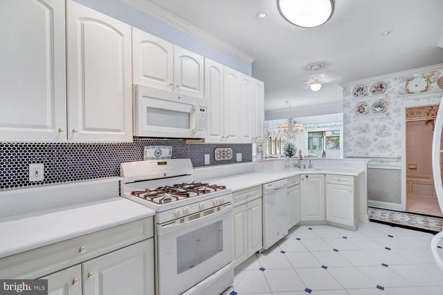 6 NAUTIC WAY, Tuckerton, NJ 08087