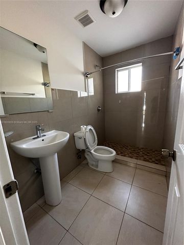 566 NW 95th St 566, Miami, FL 33150