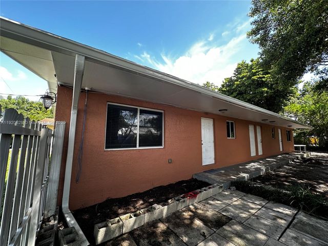 566 NW 95th St 566, Miami, FL 33150