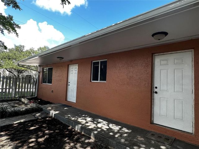 566 NW 95th St 566, Miami, FL 33150