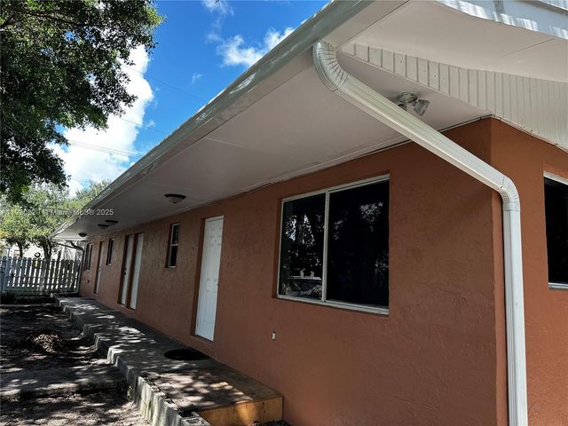 566 NW 95th St 566, Miami, FL 33150