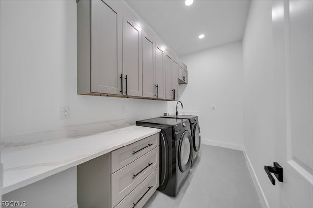 706 SW 28th ST, Cape Coral, FL 33914